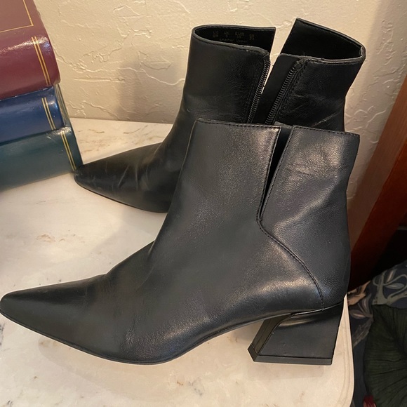 Franco Sarto ankle bootie - Picture 3 of 7